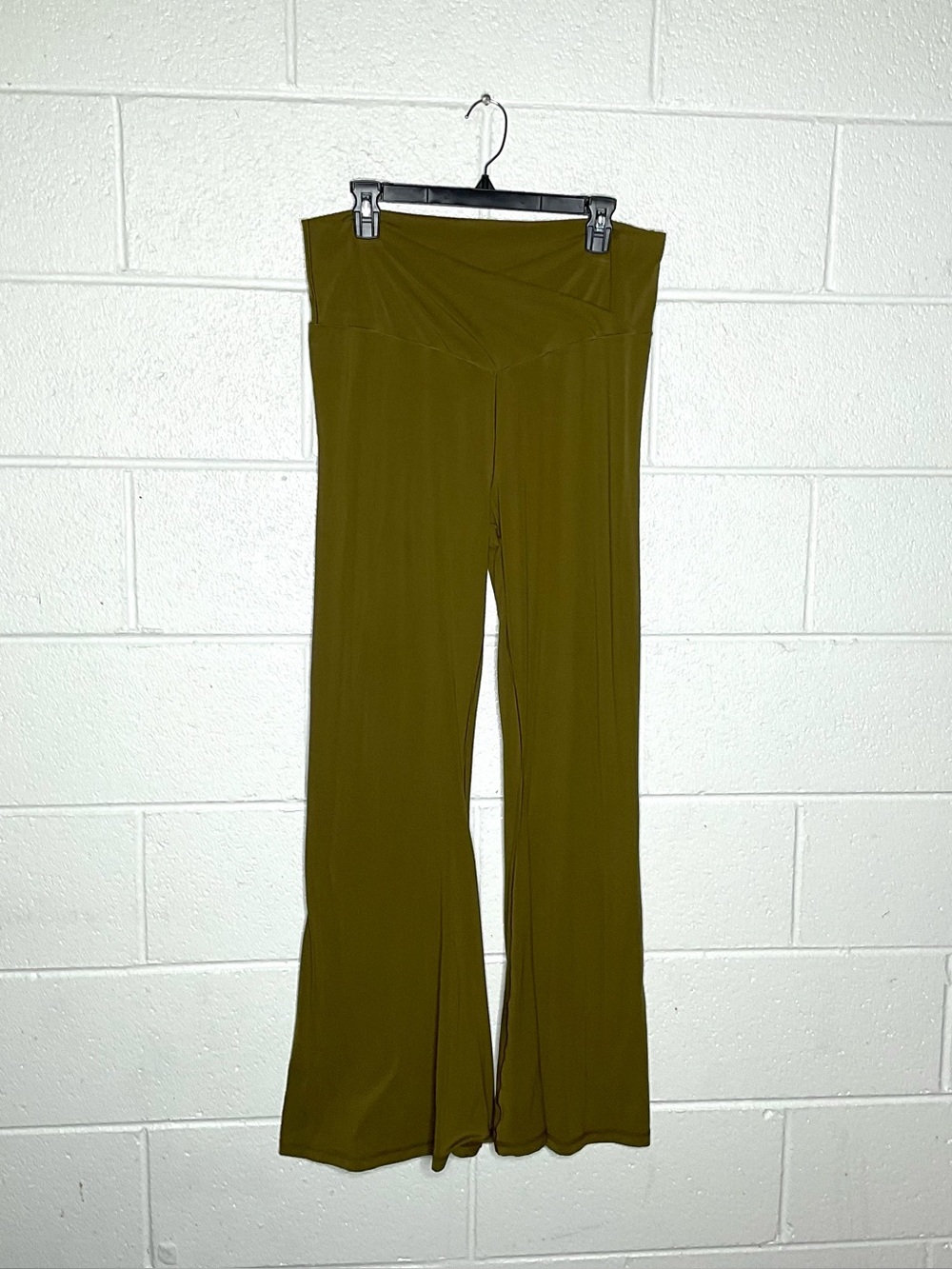 < Aerie Offline Real Me High-Waisted Crossover Flare Leggings >